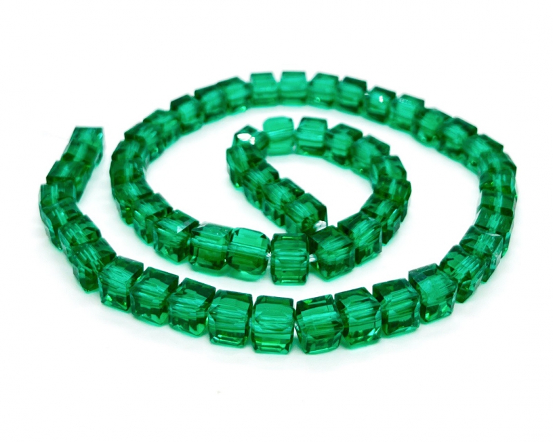 Бусины стеклянные форма кубик размер 7,5мм цвет зеленый (изумрудный)